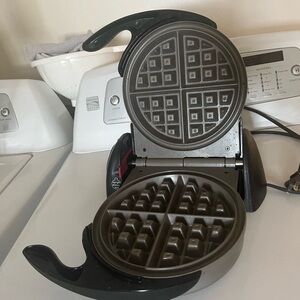 Presto Ceramic Flipside Belgian Waffle Maker, 7 inches
